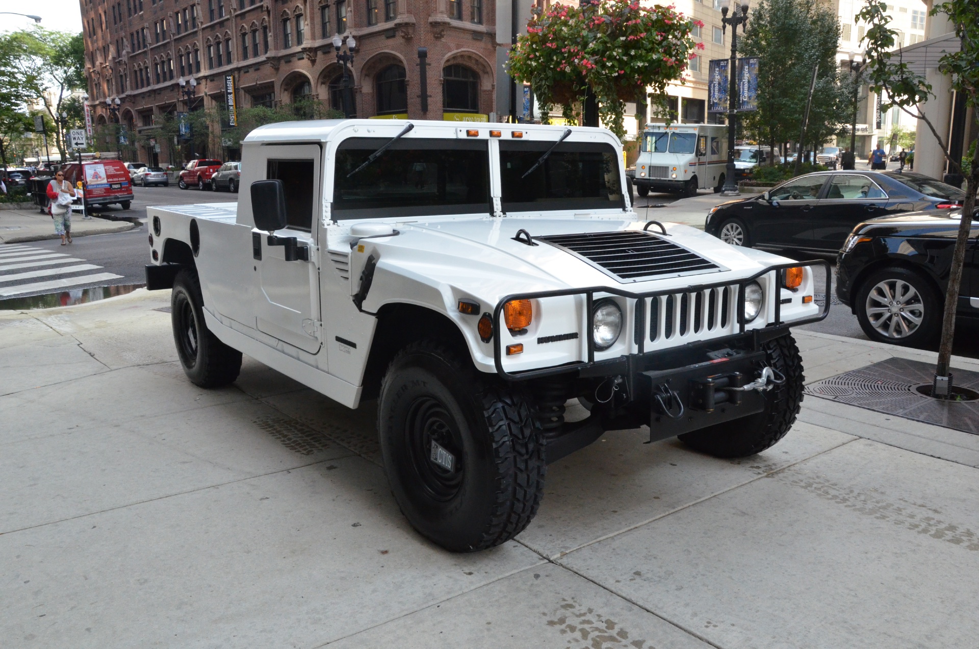 Big inch. Hummer h1 пикап. Hummer h1 Pickup Truck. Hummer 1996 Pickup. Хаммер пикап заниженный.