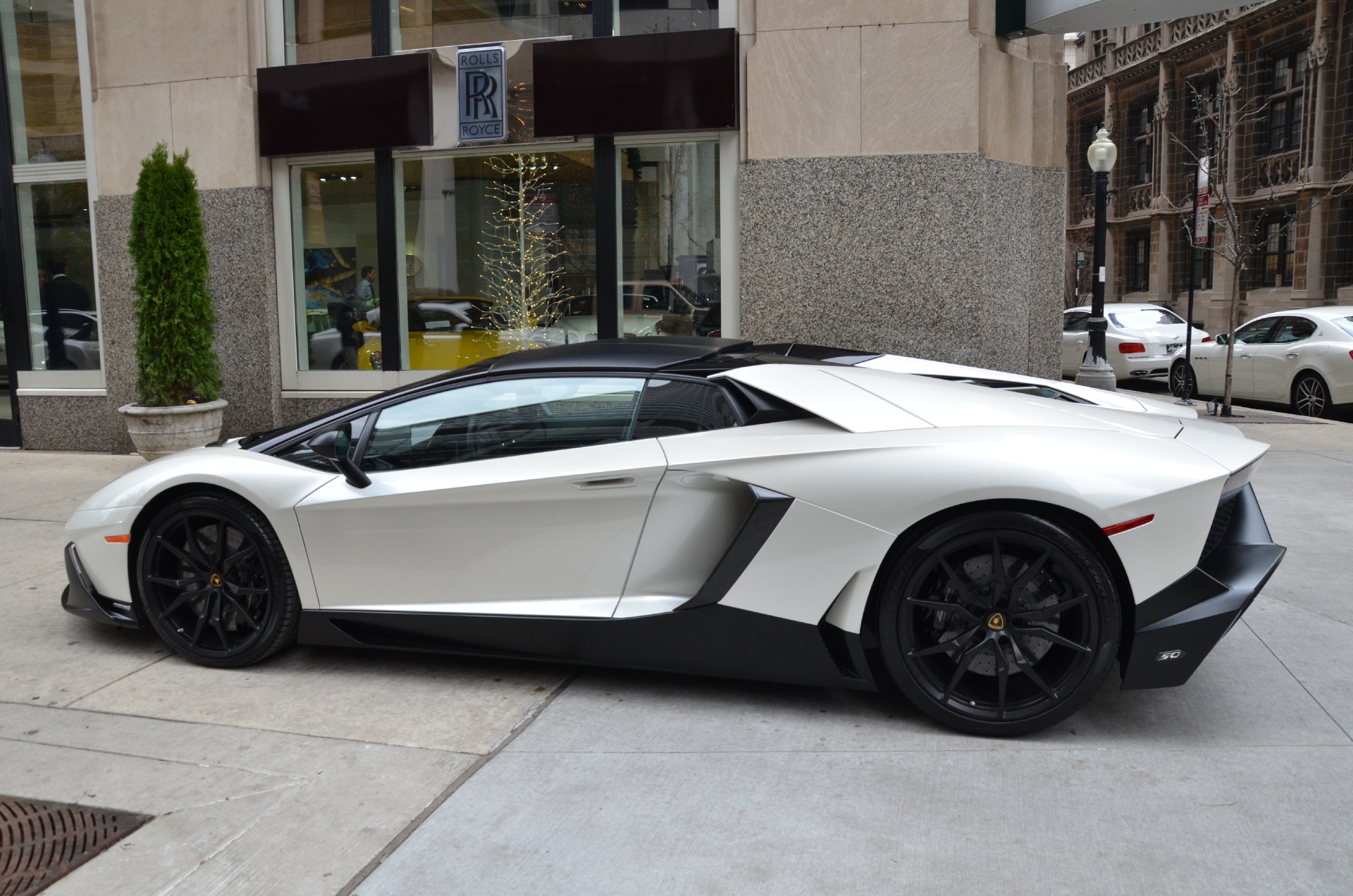 Lamborghini Aventador Roadster березовый