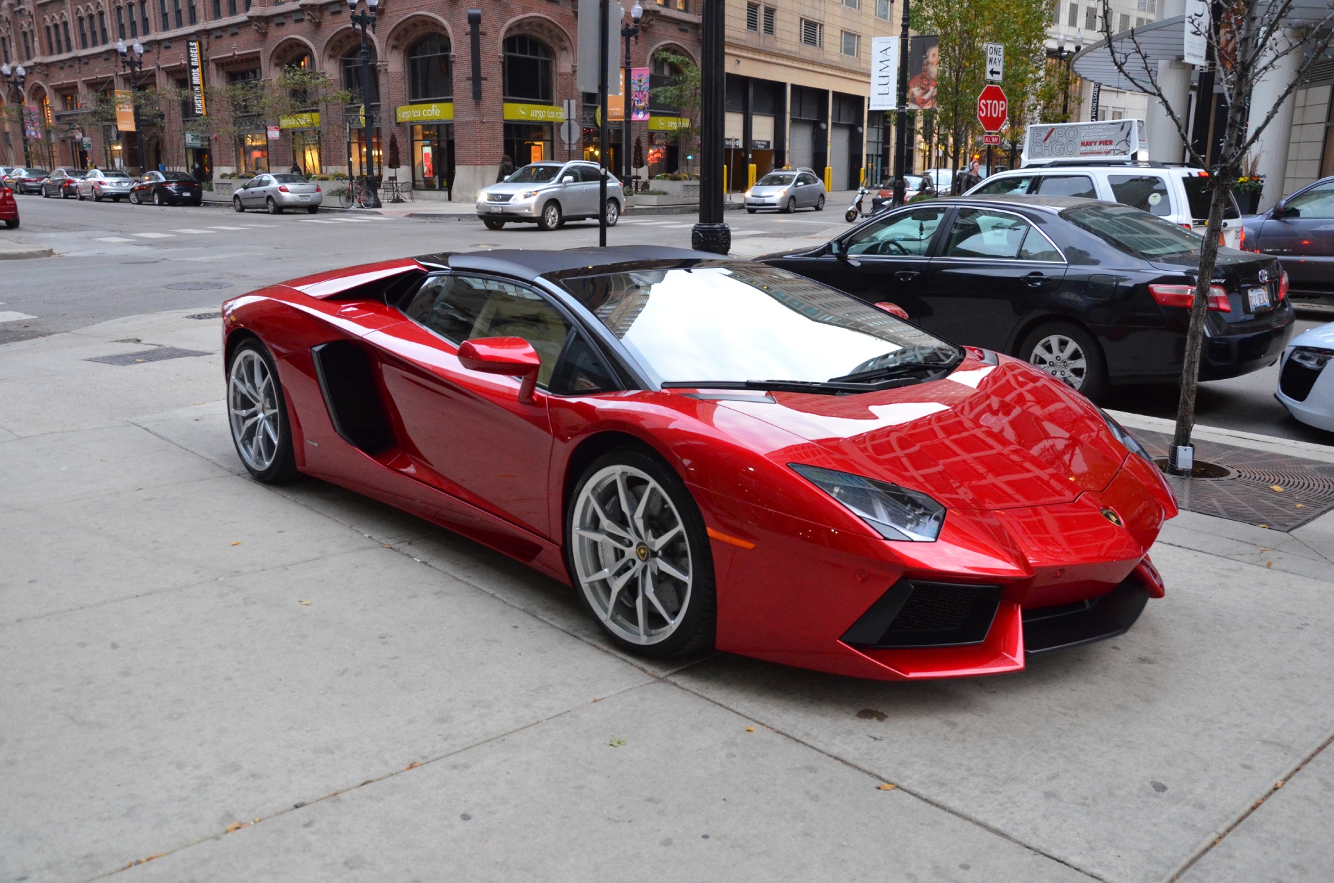 Lamborghini Aventador lp700 4 черные колеса