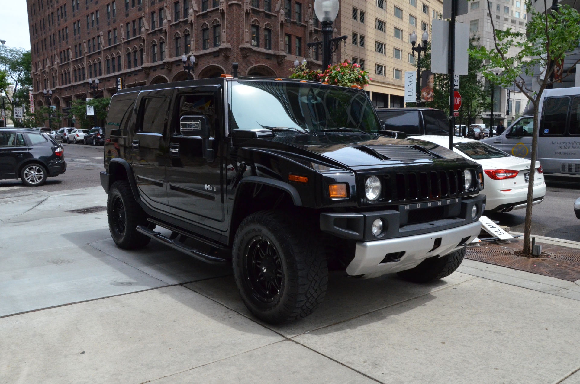 Хаммер баленси. Hummer h2 черный. Hummer h2 антихром. Хаммер h2 тонированный. Хаммер h2 2009.