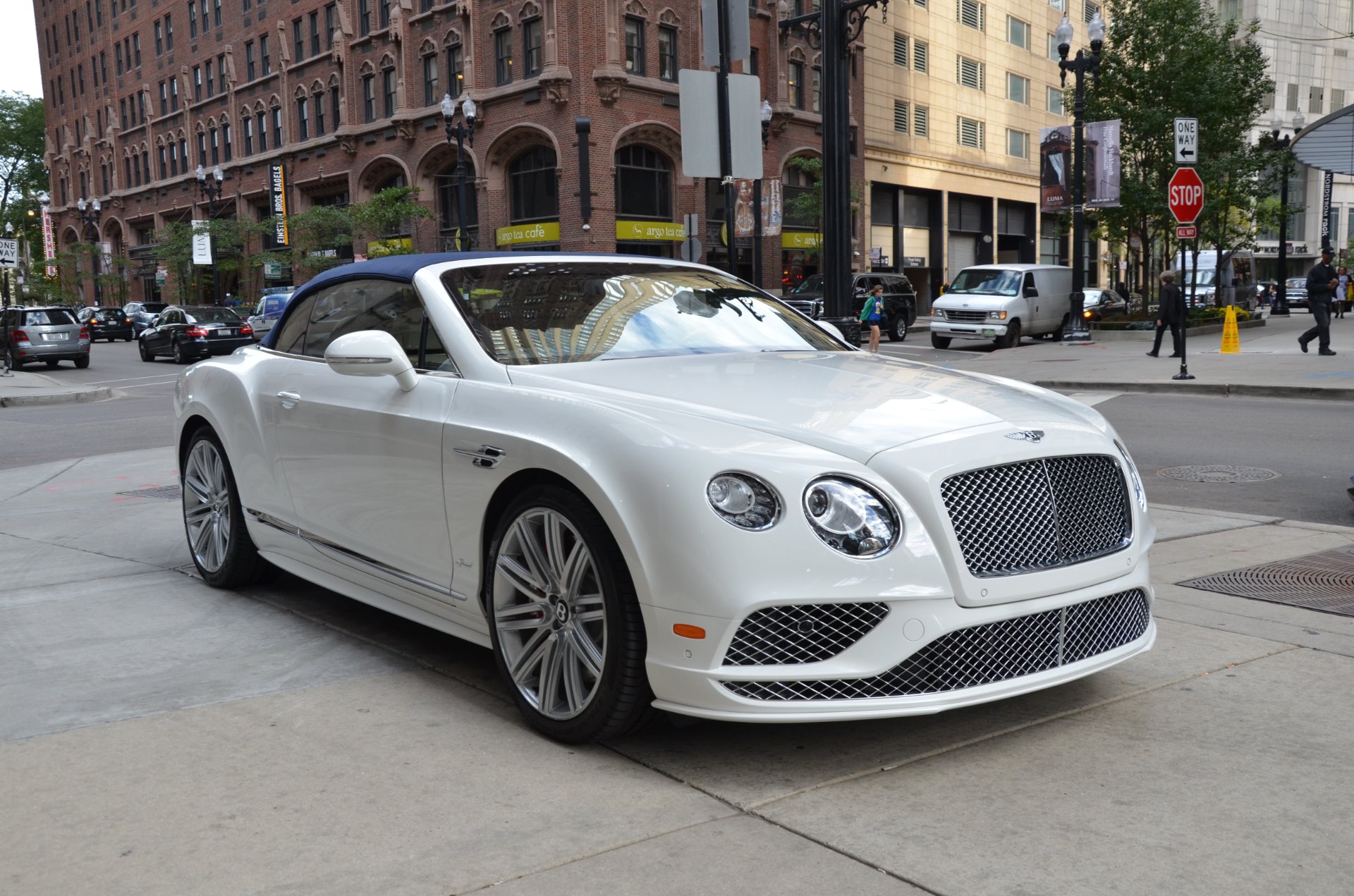 Bentley Continental GTC Р±РµР»С‹Р№