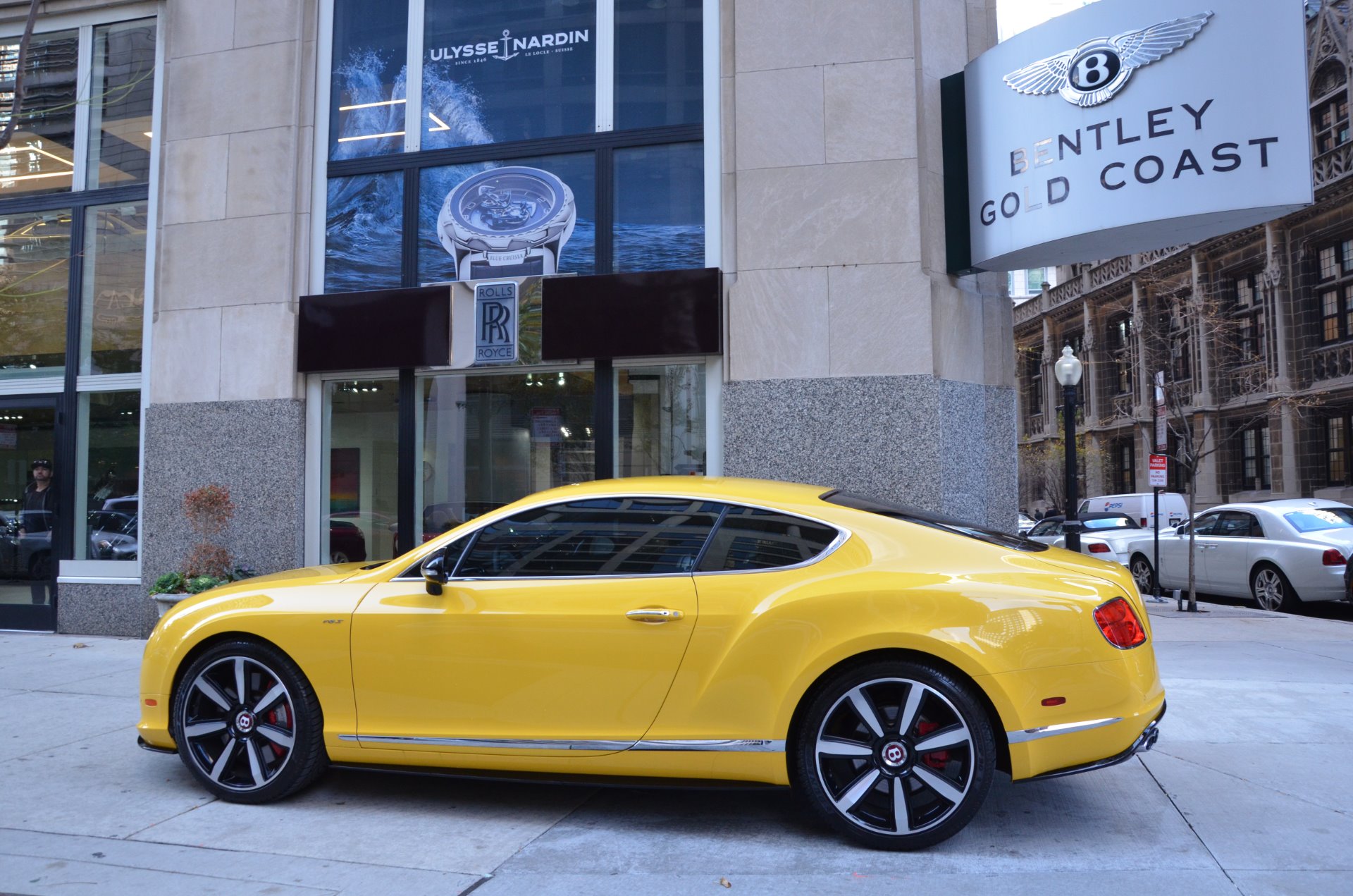 Bentley Continental gt Р¶РµР»С‚С‹Р№