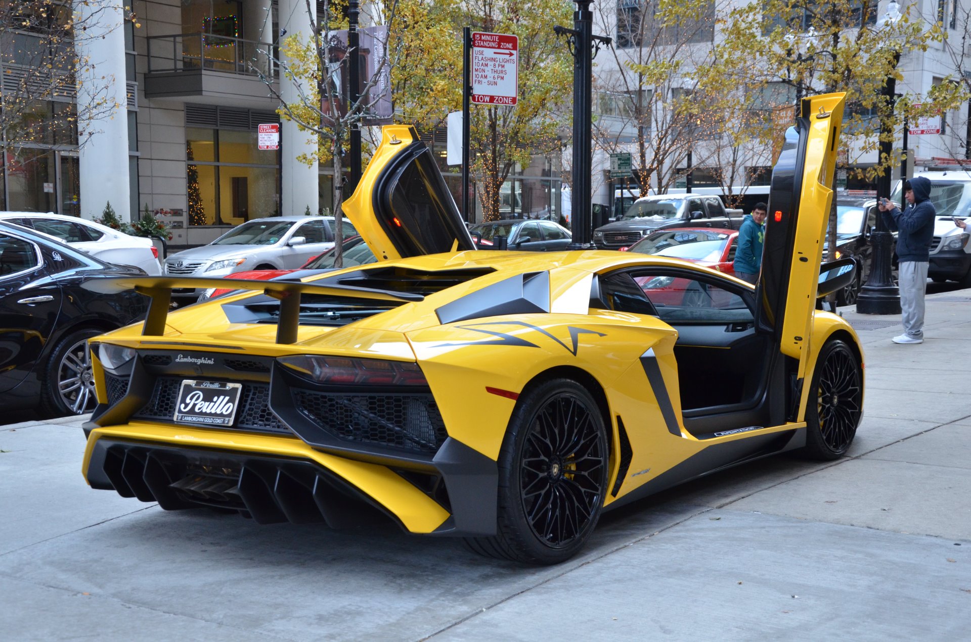 Lamborghini Aventador SV Gold