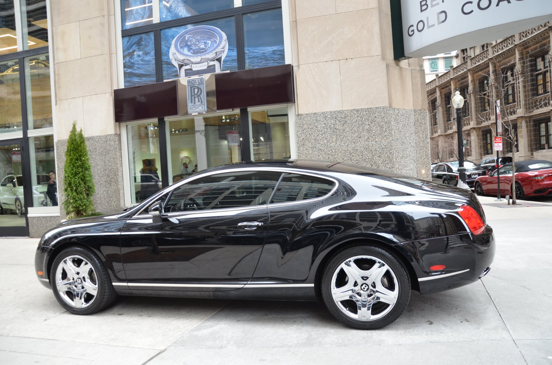 Бентли 2005 года. Bentley Continental gt 2005. Bentley Gold Coast фьп Печерный. Молдинг арки двери Бентли Континенталь ГТ. Bentley Continental gt багажник.