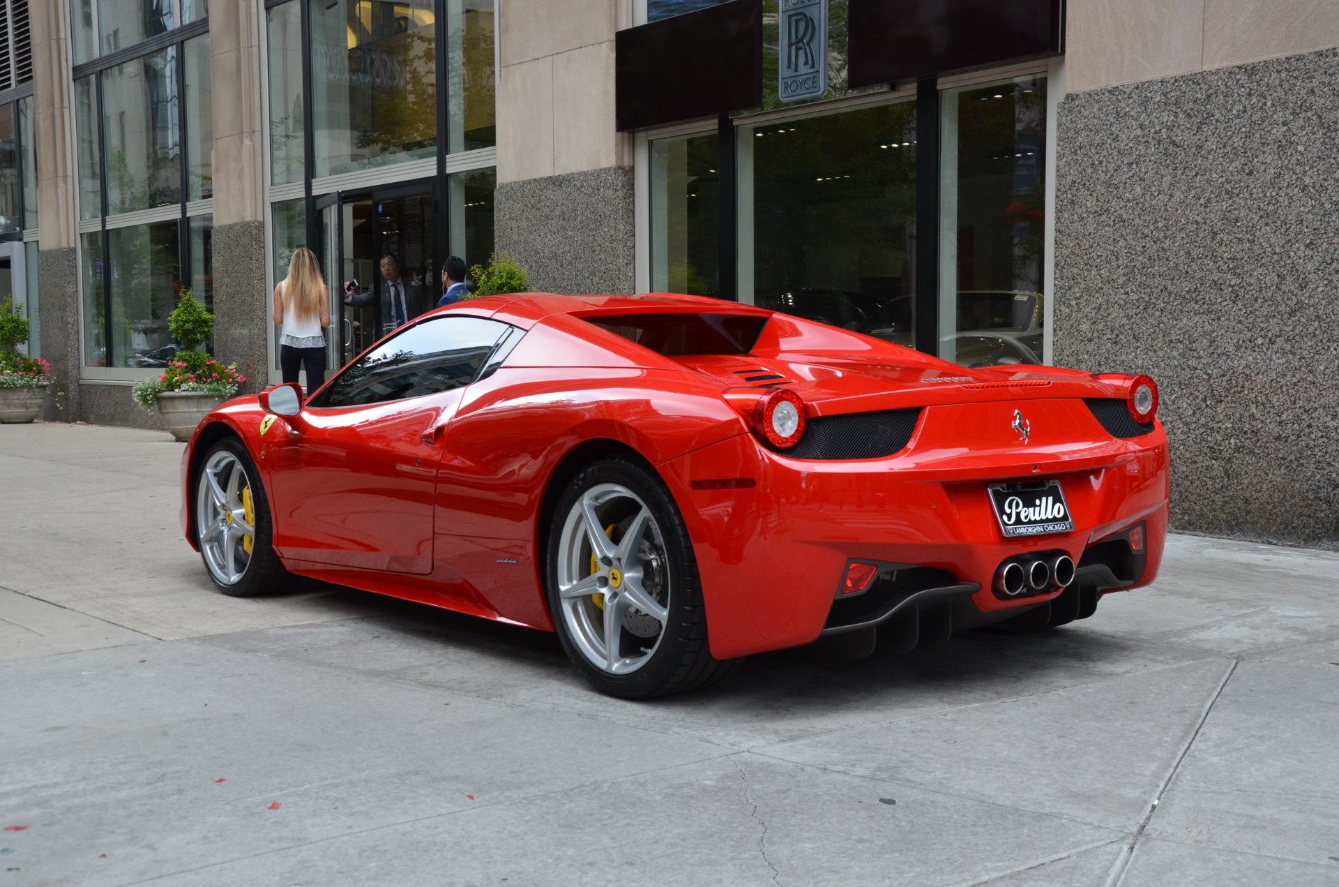 Феррари 458 Spider белый спортивный