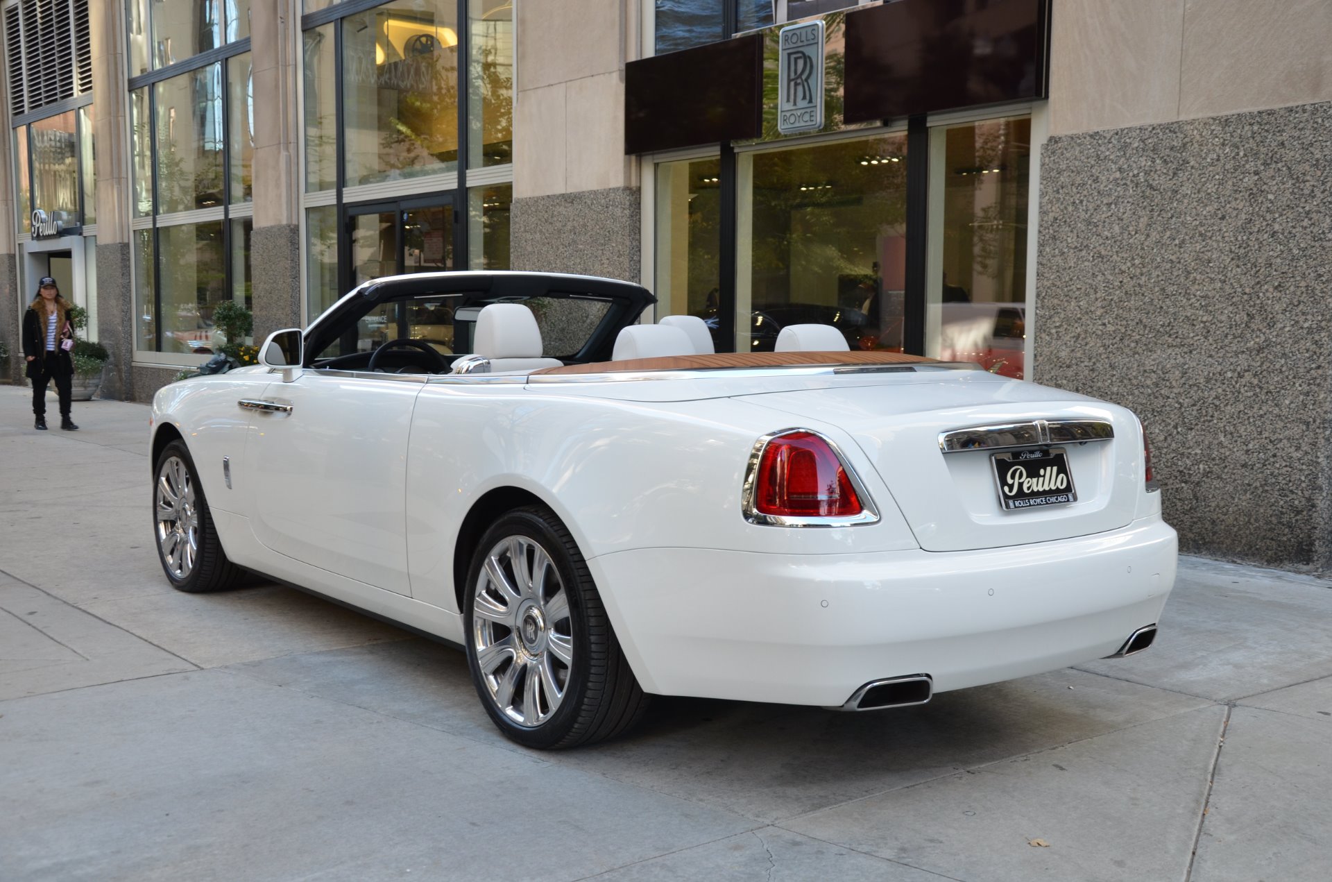 Rolls Royce Dawn багажник