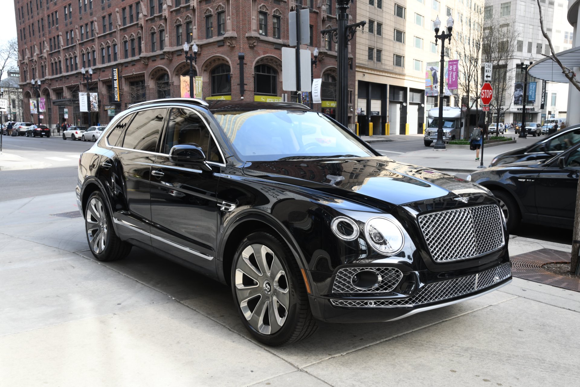 Бентли Bentayga Mulliner