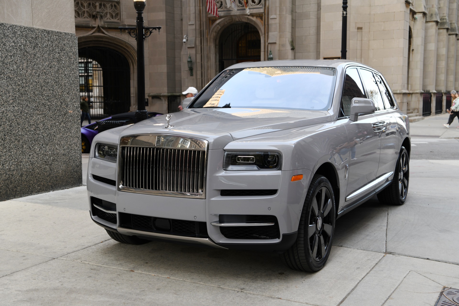 Rolls-Royce Cullinan 2023 Price, Colours, Mileage, Reviews, Images