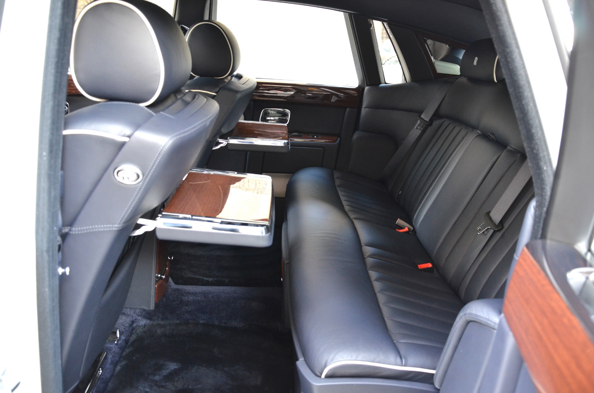 Cars: Best back seats - Rolls-Royce Phantom (1) - CNNMoney.com