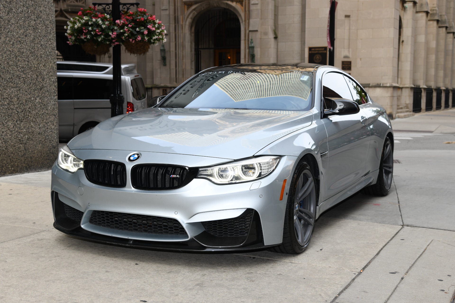 BMW SERIE 4 2015-bmw-m4-dct-carnon-fibre-roof-clean-carfax-cars-trucks-city-of-toronto-kij  Used - the parking