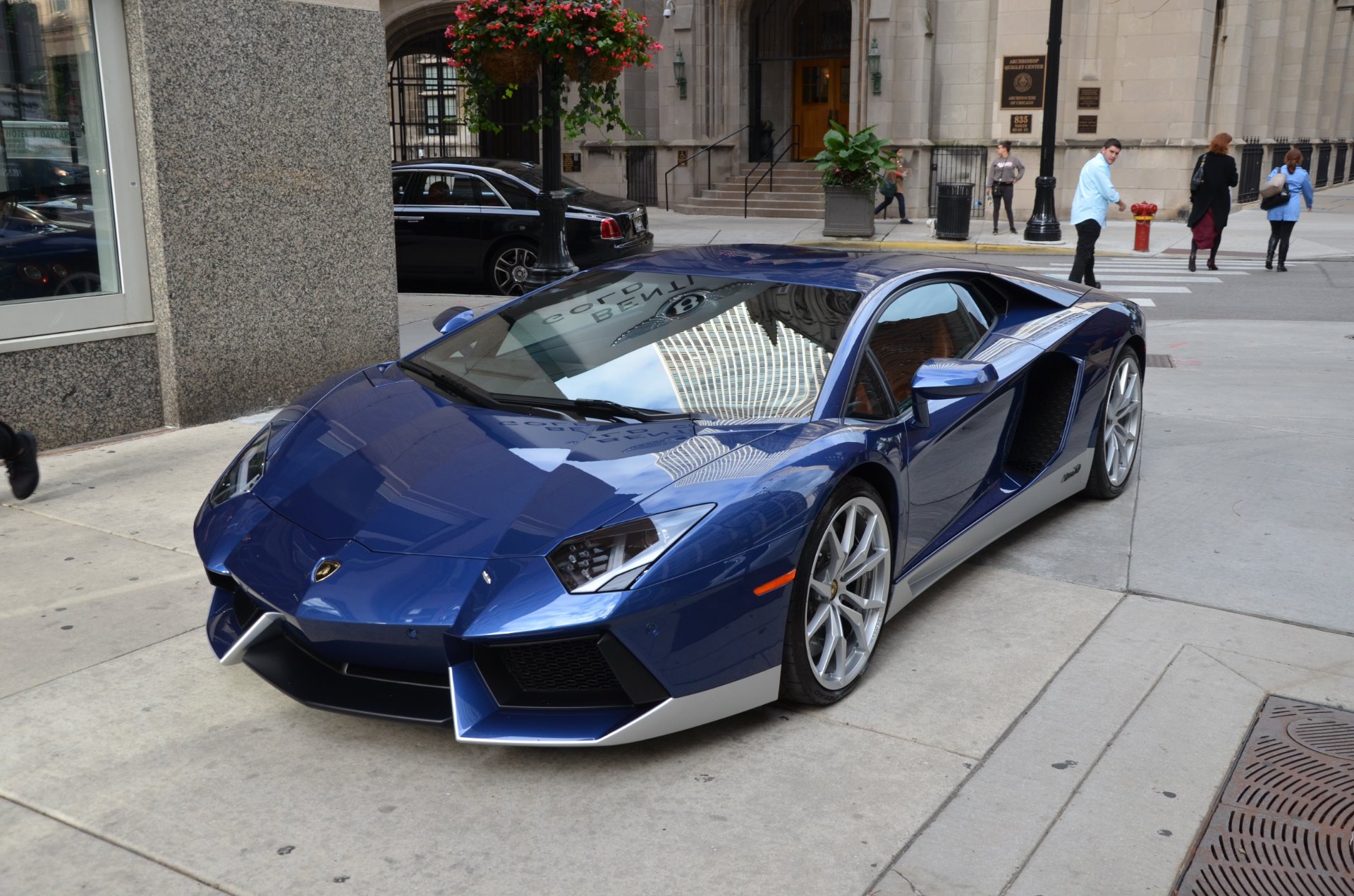 Lamborghini Aventador lp700 4 Roadster Золотая