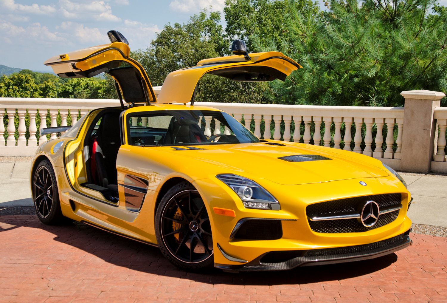 Mercedes Benz SLS AMG Sport черный