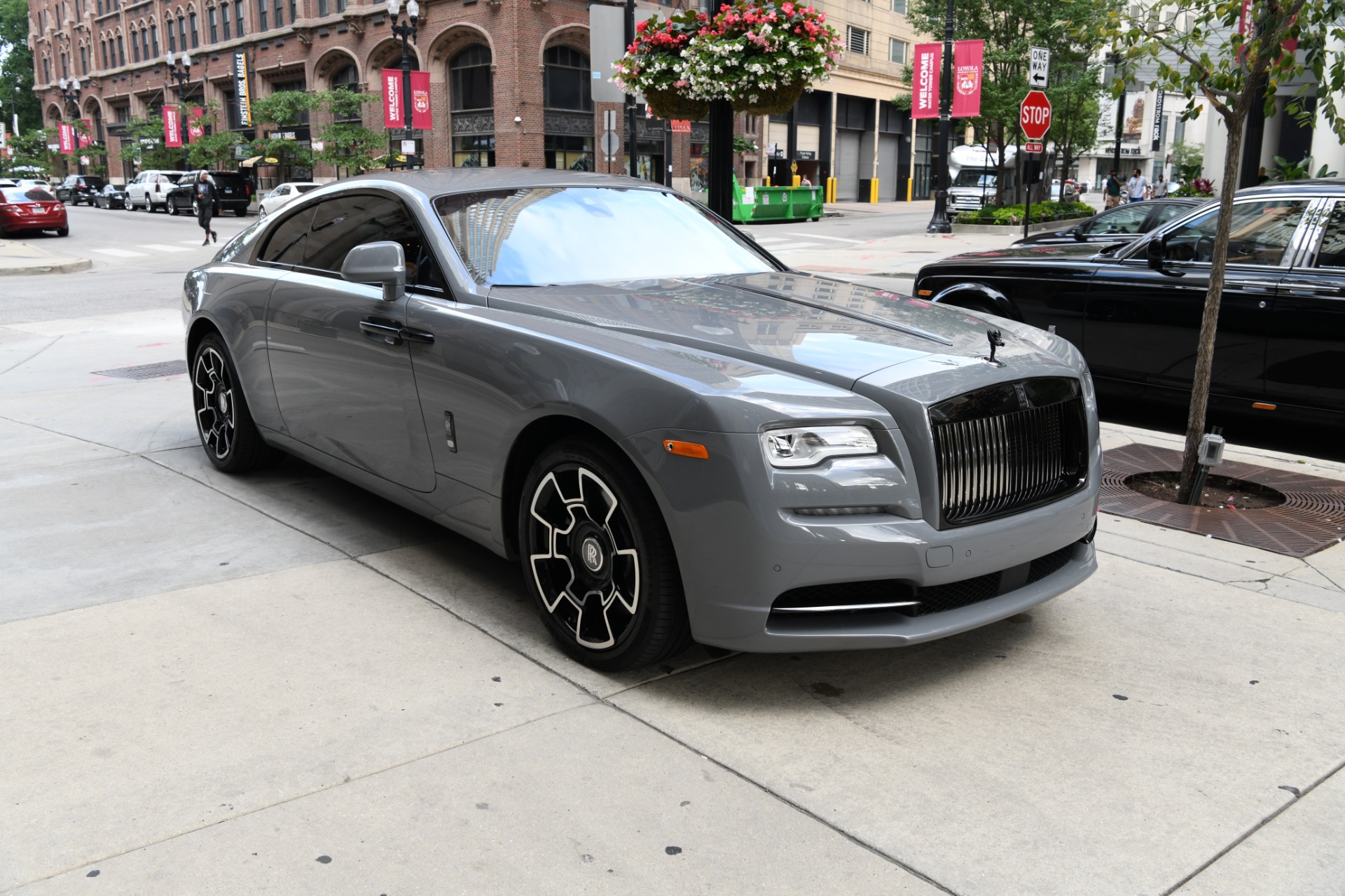 Một trong 50 chiếc RollsRoyce Wraith phiên bản bay xuyên đại dương cập  bến Việt Nam sau hơn 2 năm được chào hàng