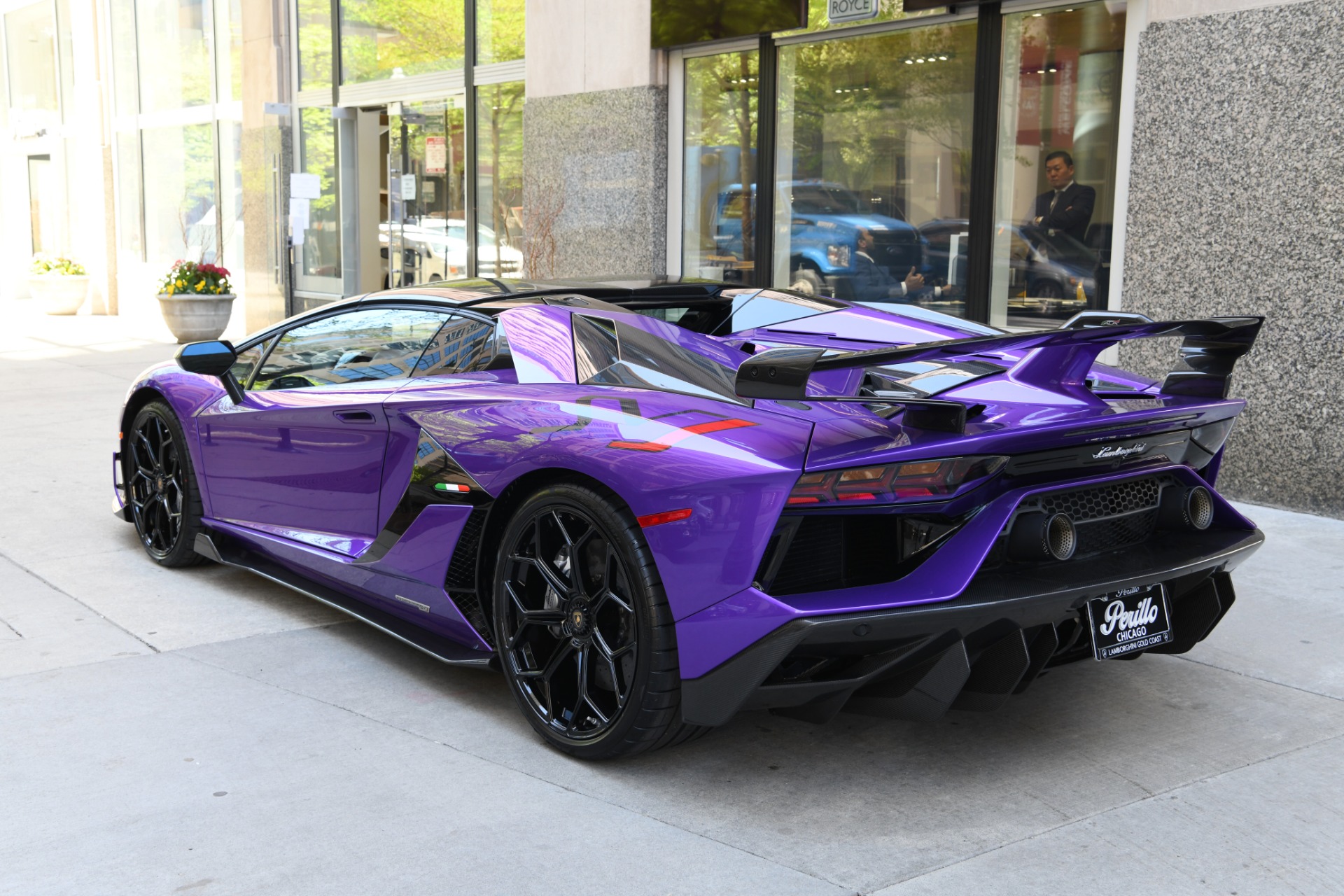 lamborghini veneno viola